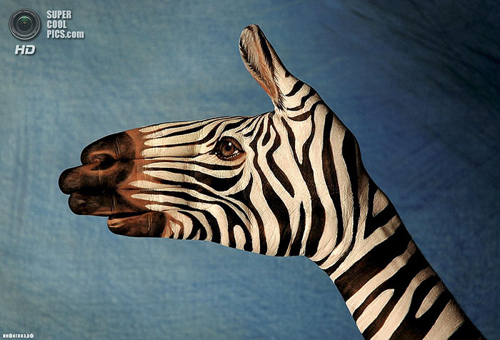 Креативный биоморфному боди-арту Зоопарк в руках от Гвидо Даниэля_9.jpg